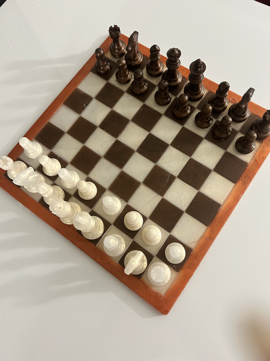 Personalized Chess Set – Handcrafted Pieces & Custom Board Design